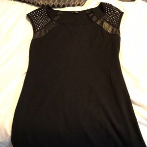 Dresses only been worn a couple times.